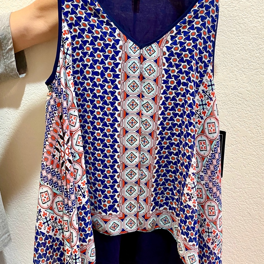 Printed sleeveless top new with tags, A Byer brand